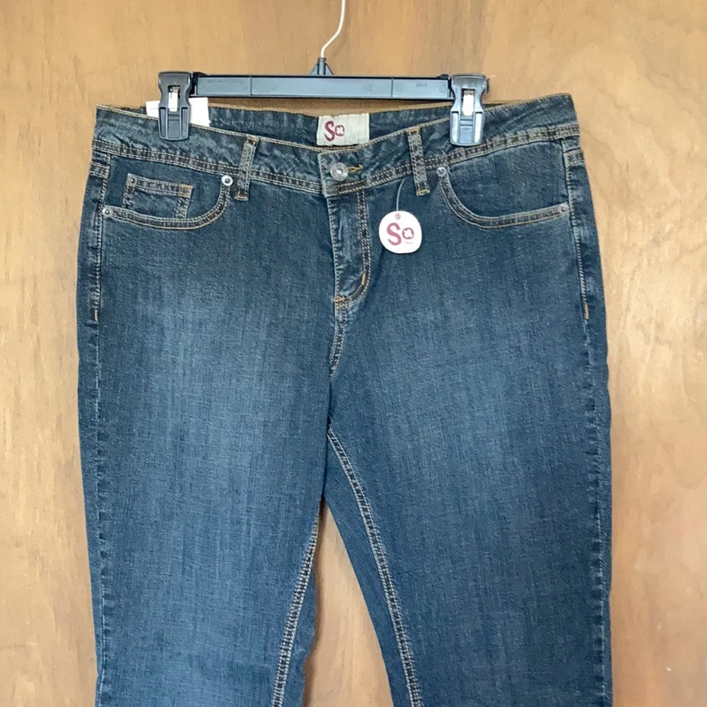 So skinny jean  with decorative stitching on back pockets size 15 - Picture 4 of 17